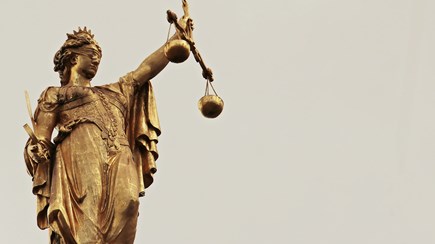 MP confessa incapacidade para tratar megaprocessos